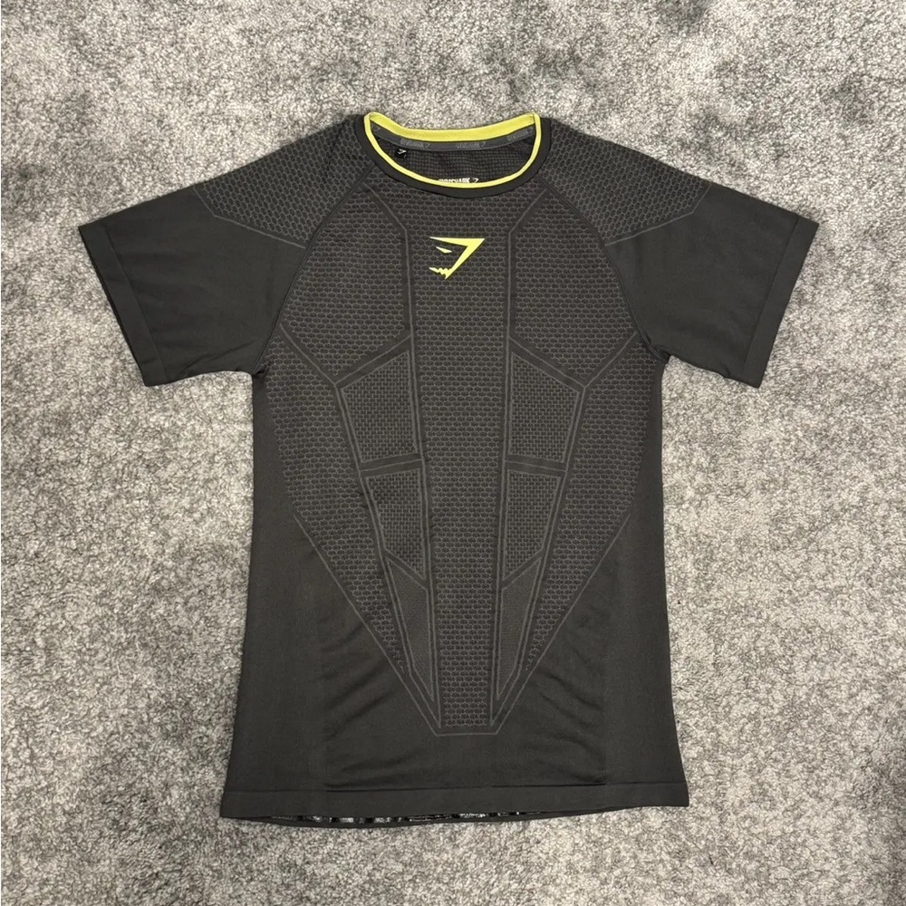 ISO medium yellow gymshark onyx v1